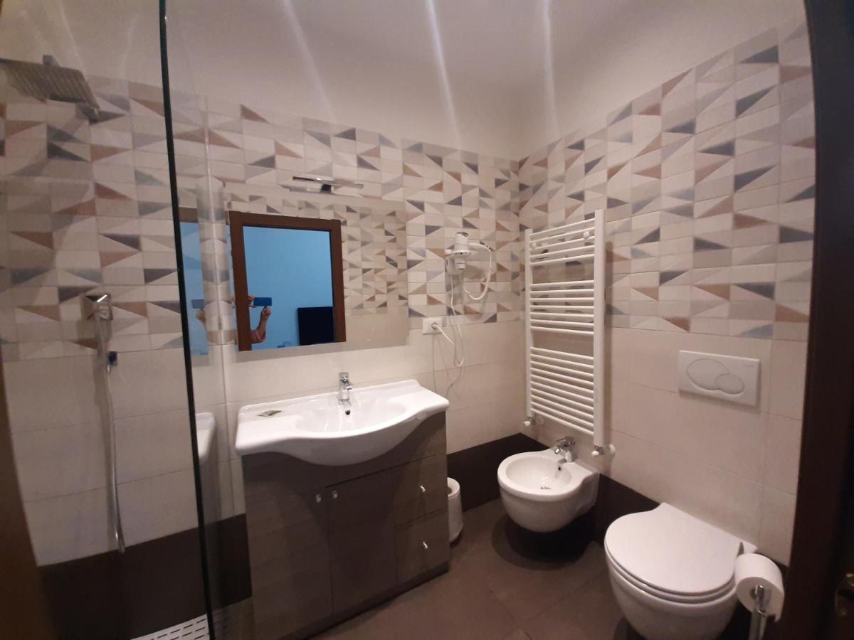 La Lanterna Di Angelo Hotel Генуа Екстериор снимка