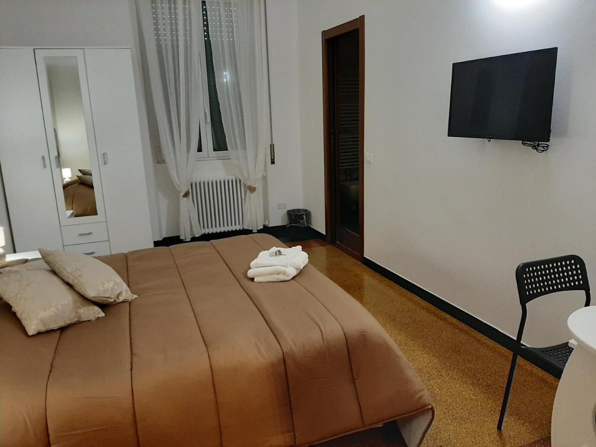 La Lanterna Di Angelo Hotel Генуа Екстериор снимка