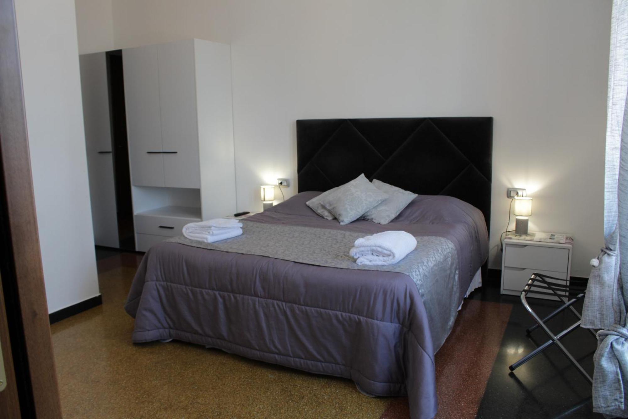 La Lanterna Di Angelo Hotel Генуа Екстериор снимка